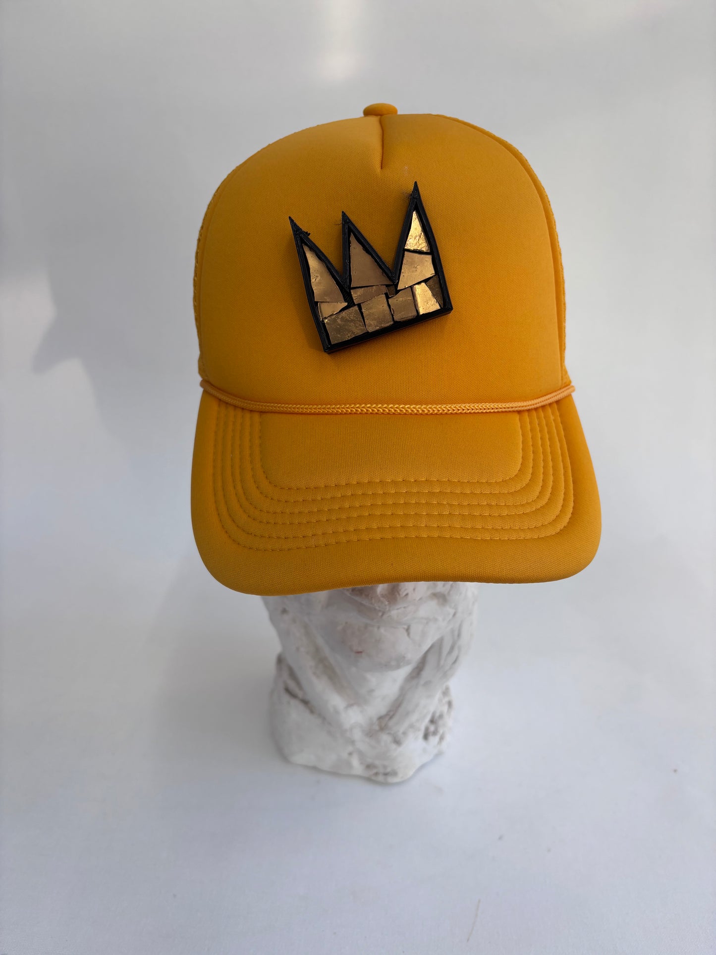 Adjustable  black  6 panel  yellow trucker  hat with gold glass  Mosaic Basquiat crown